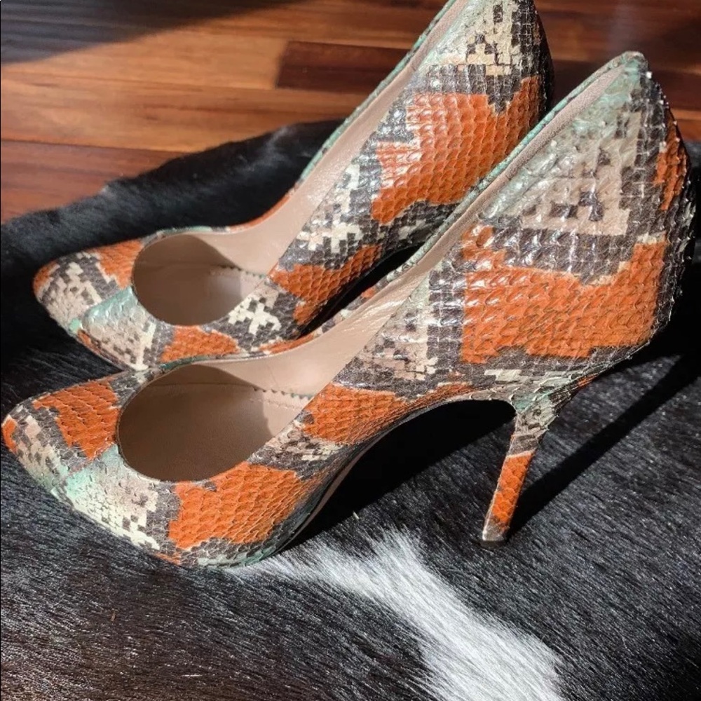 🎉SALE🎉Jean Michel Snake Skin Pump Sz 38 New!